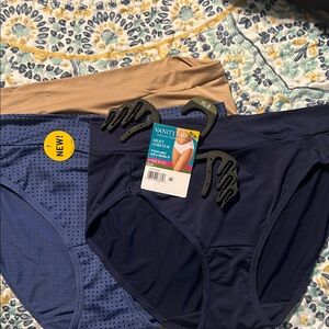 Vanity Fair women’s panties…Navy and Tan ….NWT
